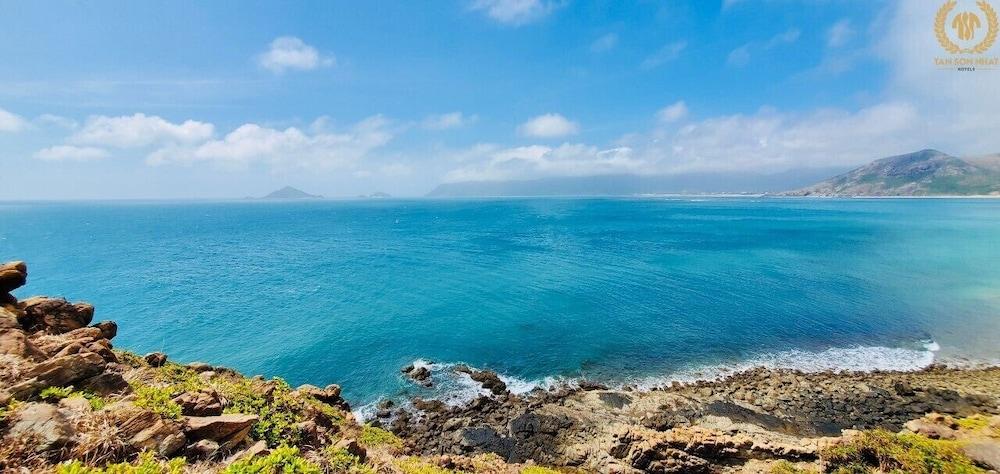 Tan Son Nhat Con Dao